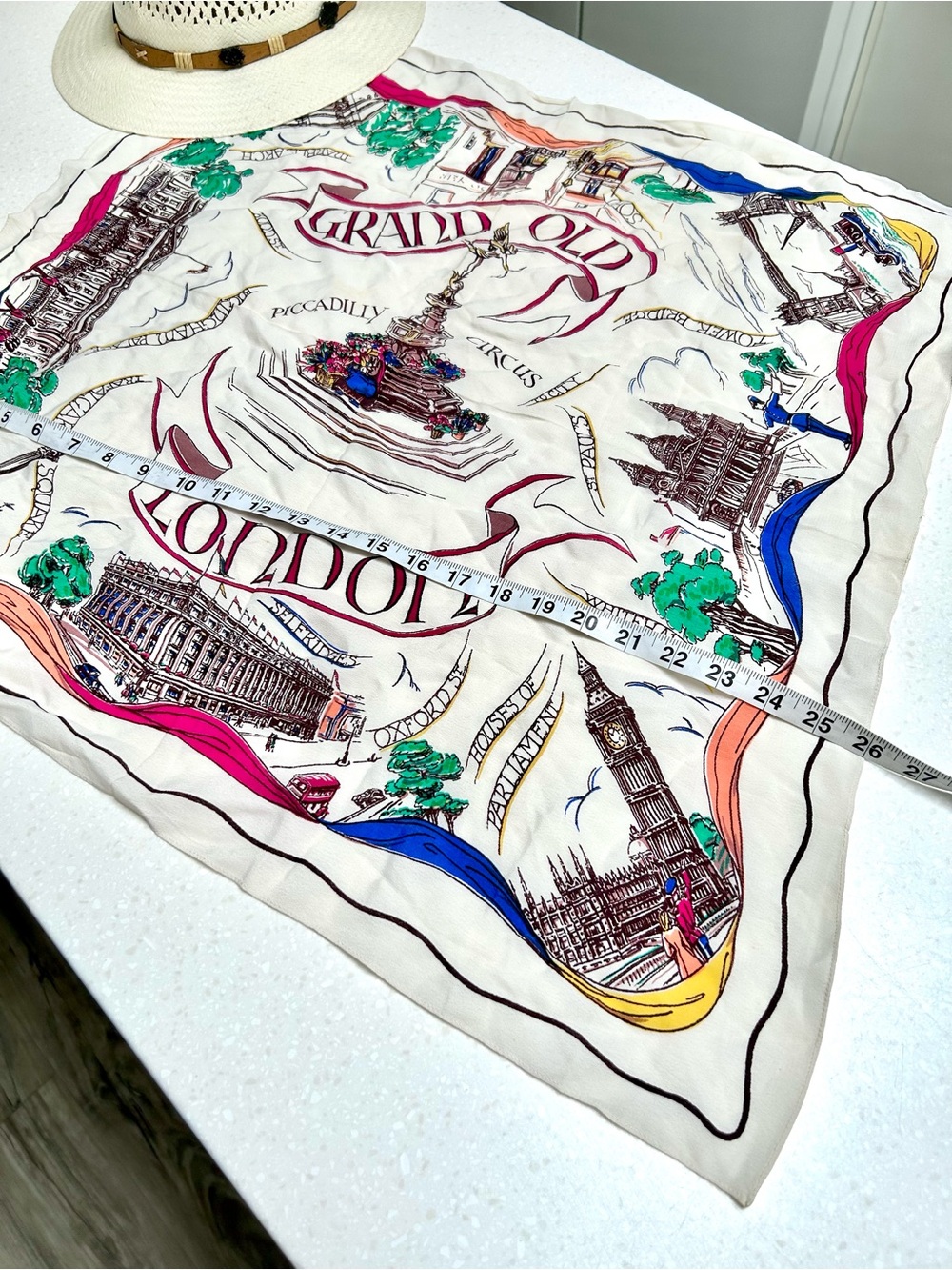 LONDON UK Britain Scenic Silk Scarf/wrap w vacay resort European vibe - Picture 2 of 15